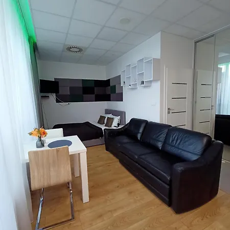Zlatarooms 401 Lägenhet Warszawa